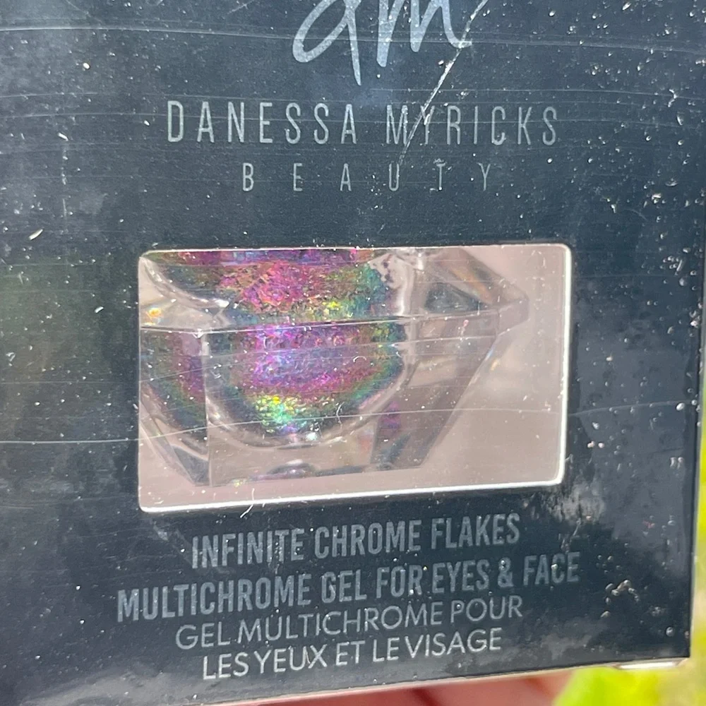 DANESSA MYRICKS BEAUTY Infinite Chrome Flakes Gel For Eyes & Face In Kis…